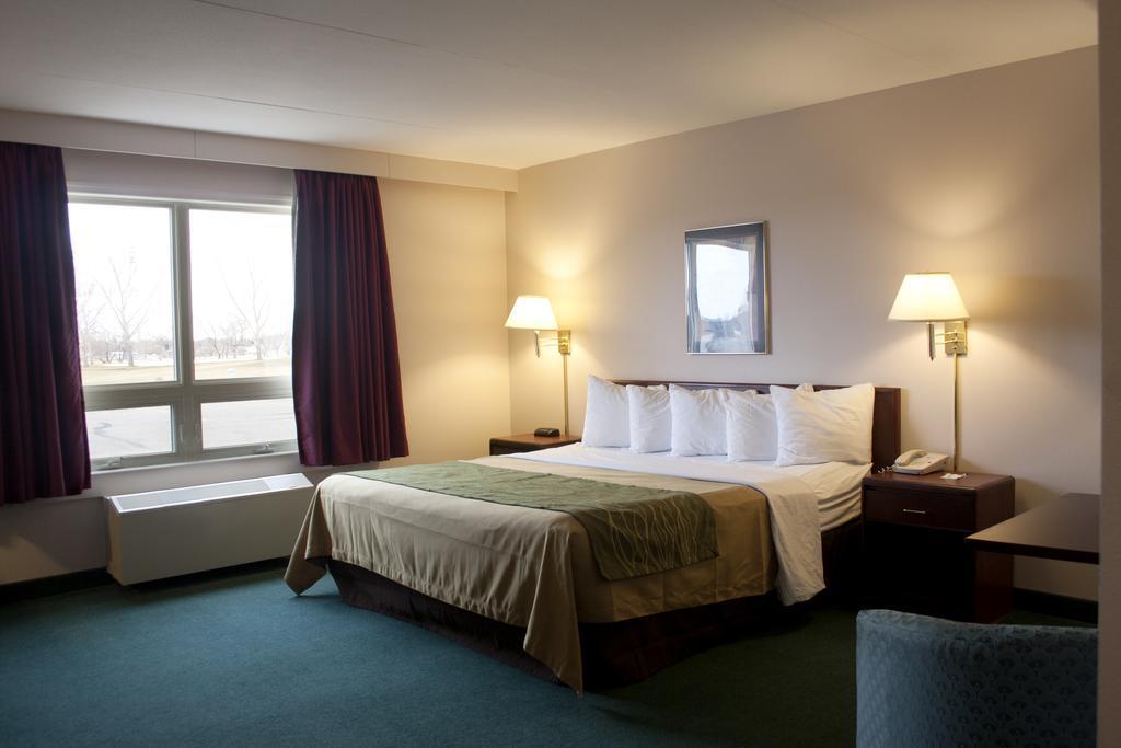 Comfort Inn & Suites Moose Jaw Buitenkant foto