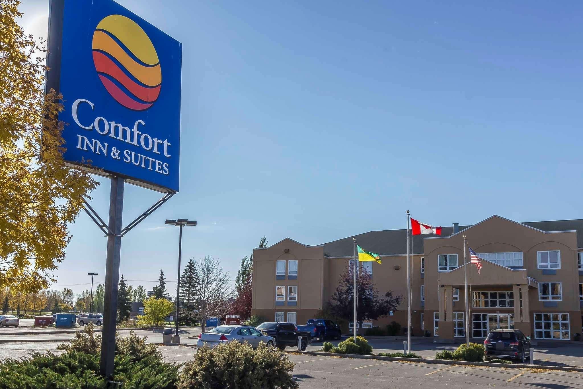 Comfort Inn & Suites Moose Jaw Buitenkant foto