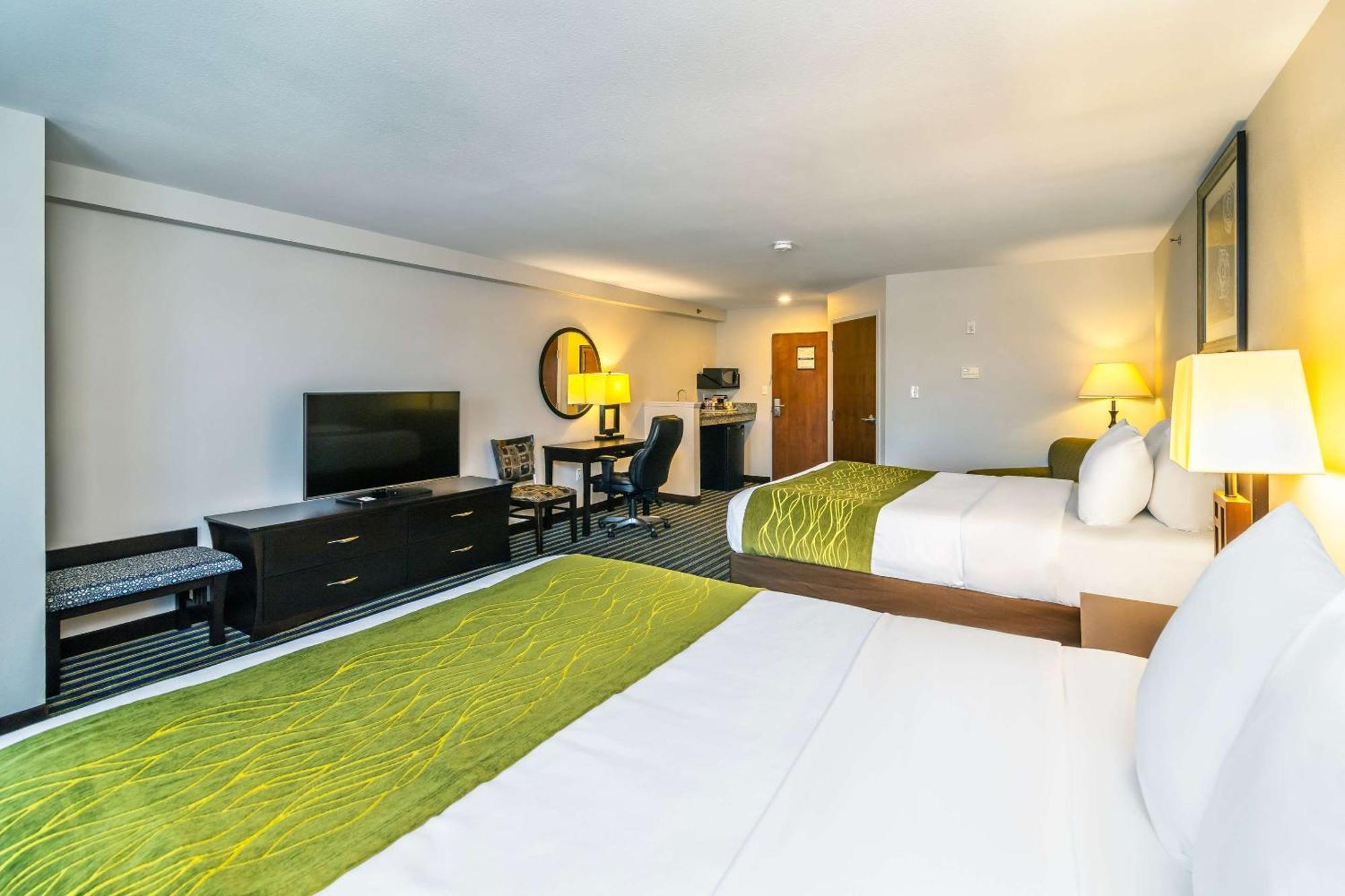 Comfort Inn & Suites Moose Jaw Buitenkant foto