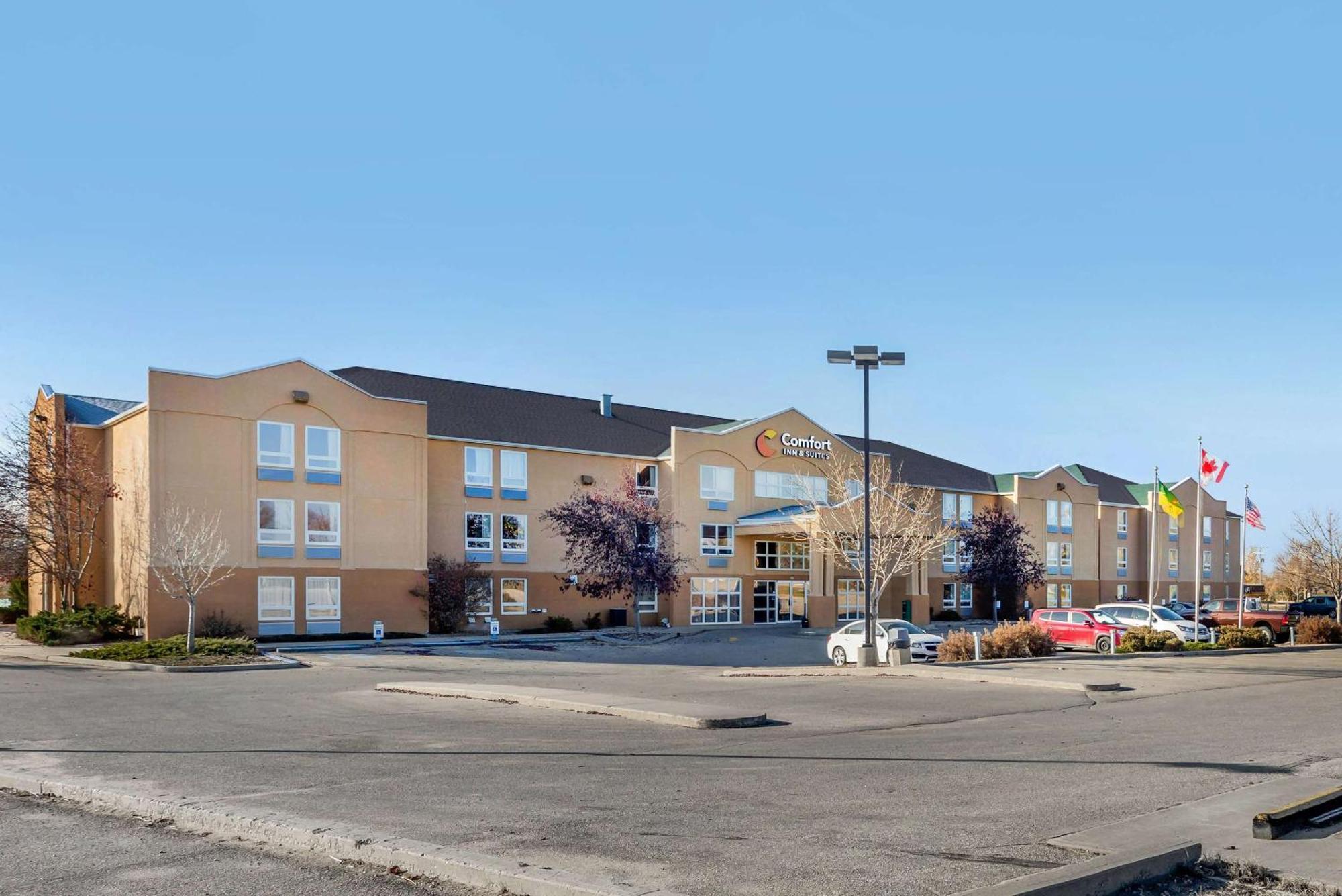 Comfort Inn & Suites Moose Jaw Buitenkant foto