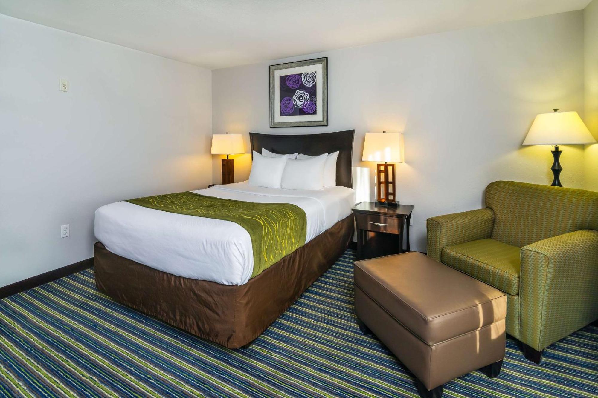 Comfort Inn & Suites Moose Jaw Buitenkant foto