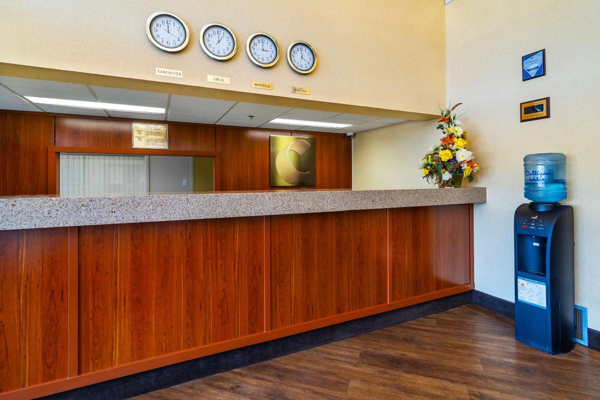 Comfort Inn & Suites Moose Jaw Buitenkant foto