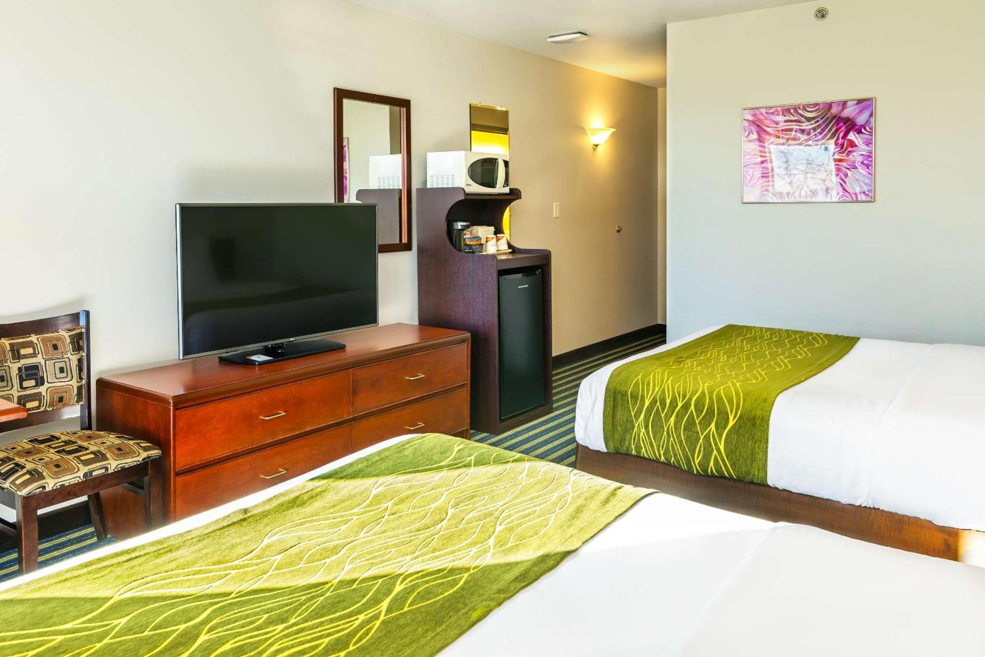 Comfort Inn & Suites Moose Jaw Buitenkant foto