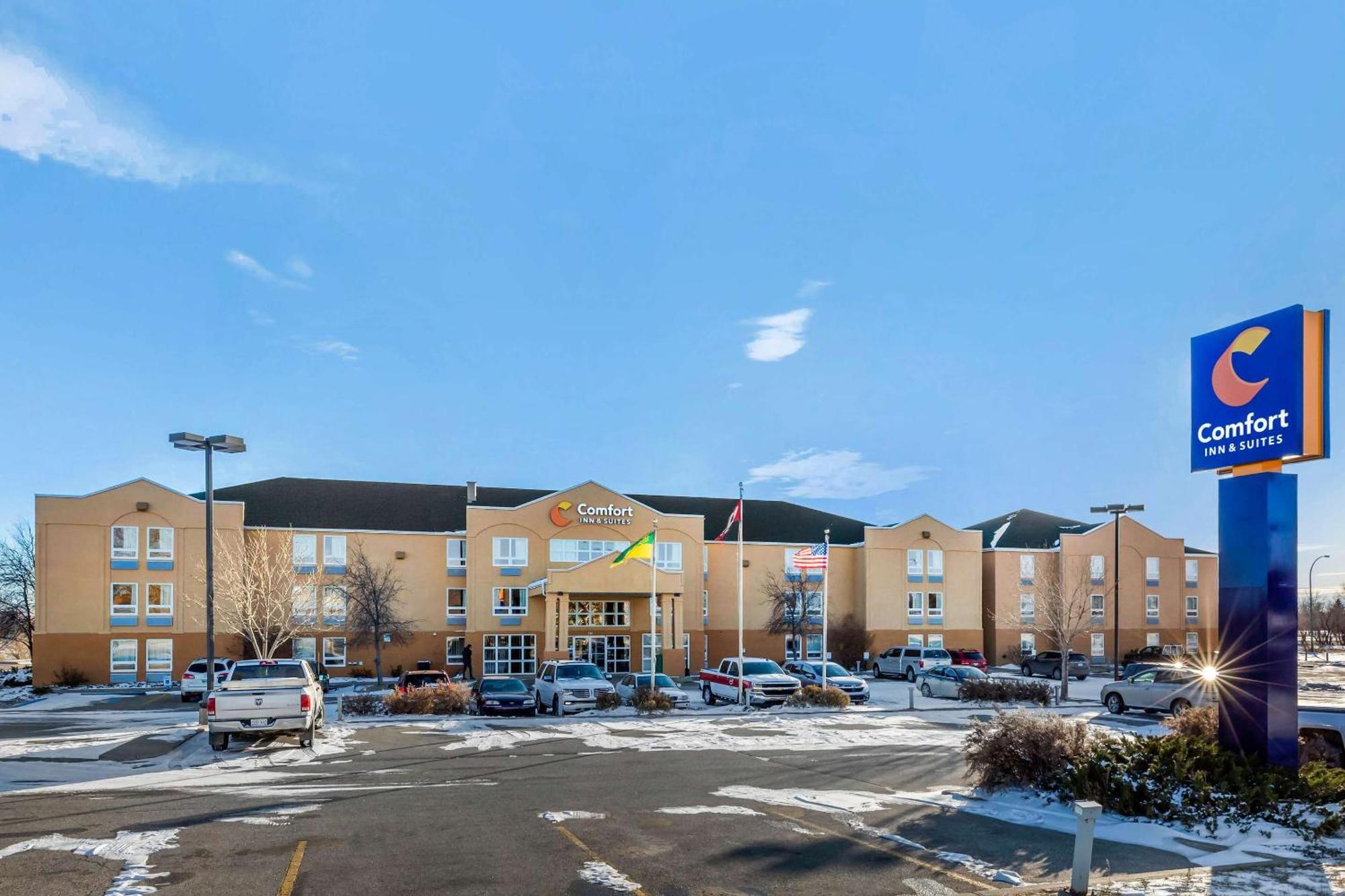 Comfort Inn & Suites Moose Jaw Buitenkant foto